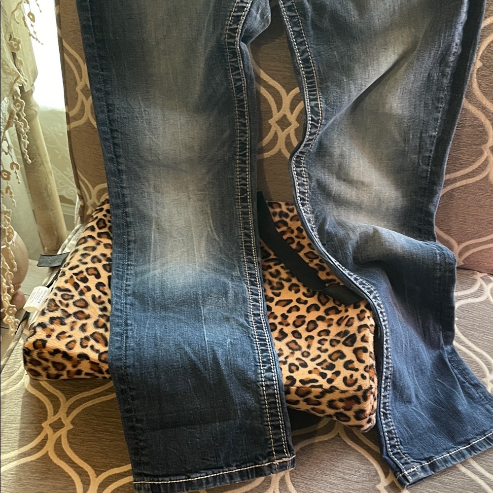 Miss Me Dark Blue Denim Jeans with Cream Stitching cropped or straight 27 in ins - Picture 8 of 10